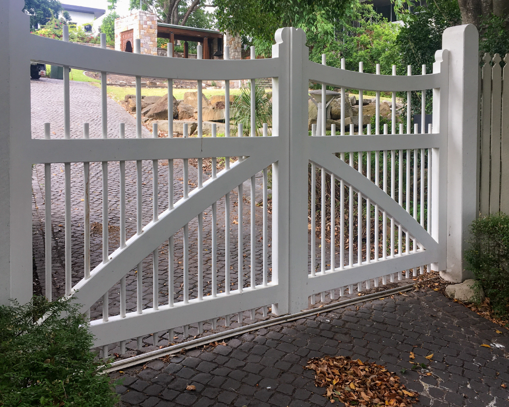 Allkind Timber Gate